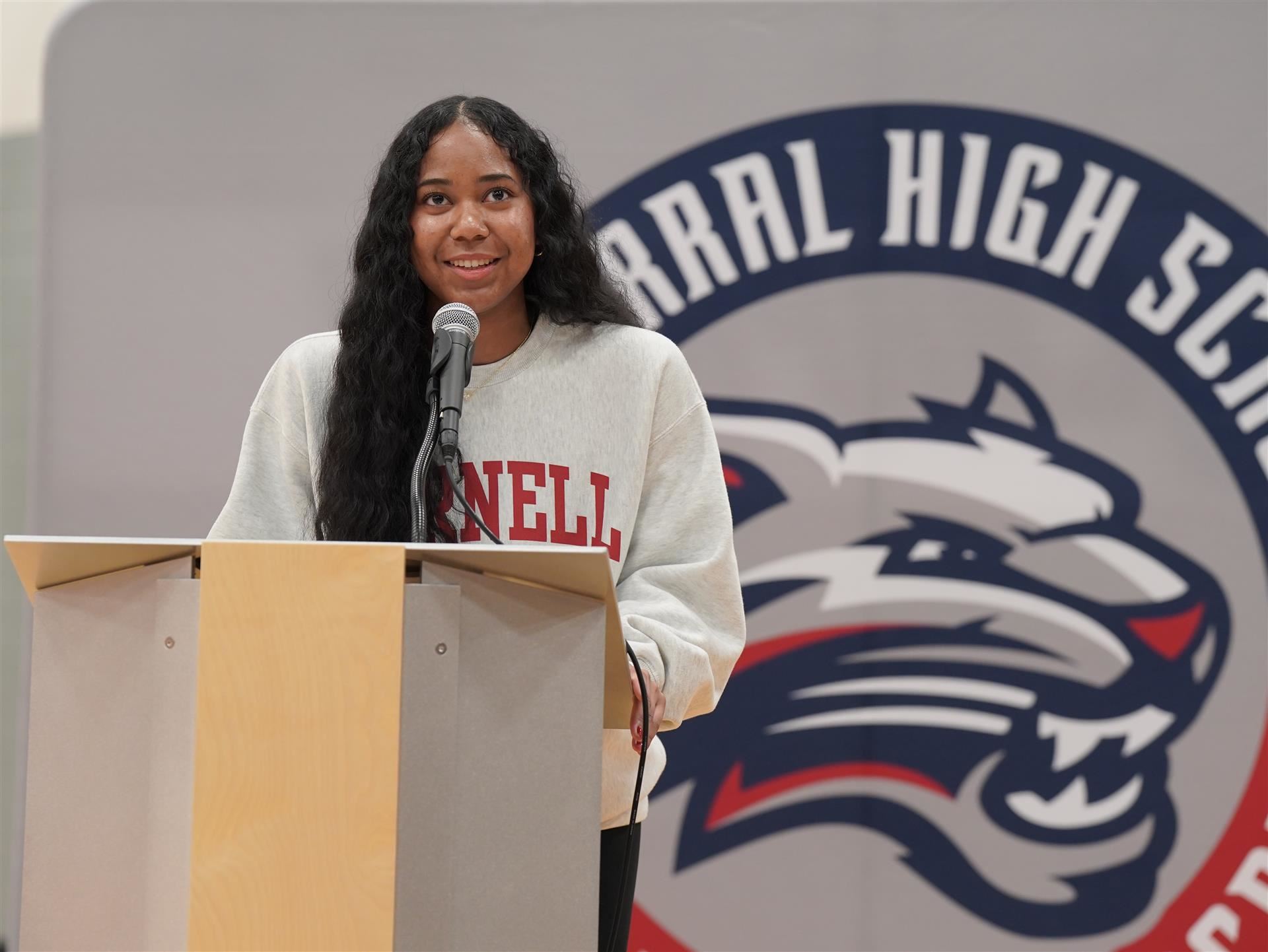 Mikayla Gray Signing