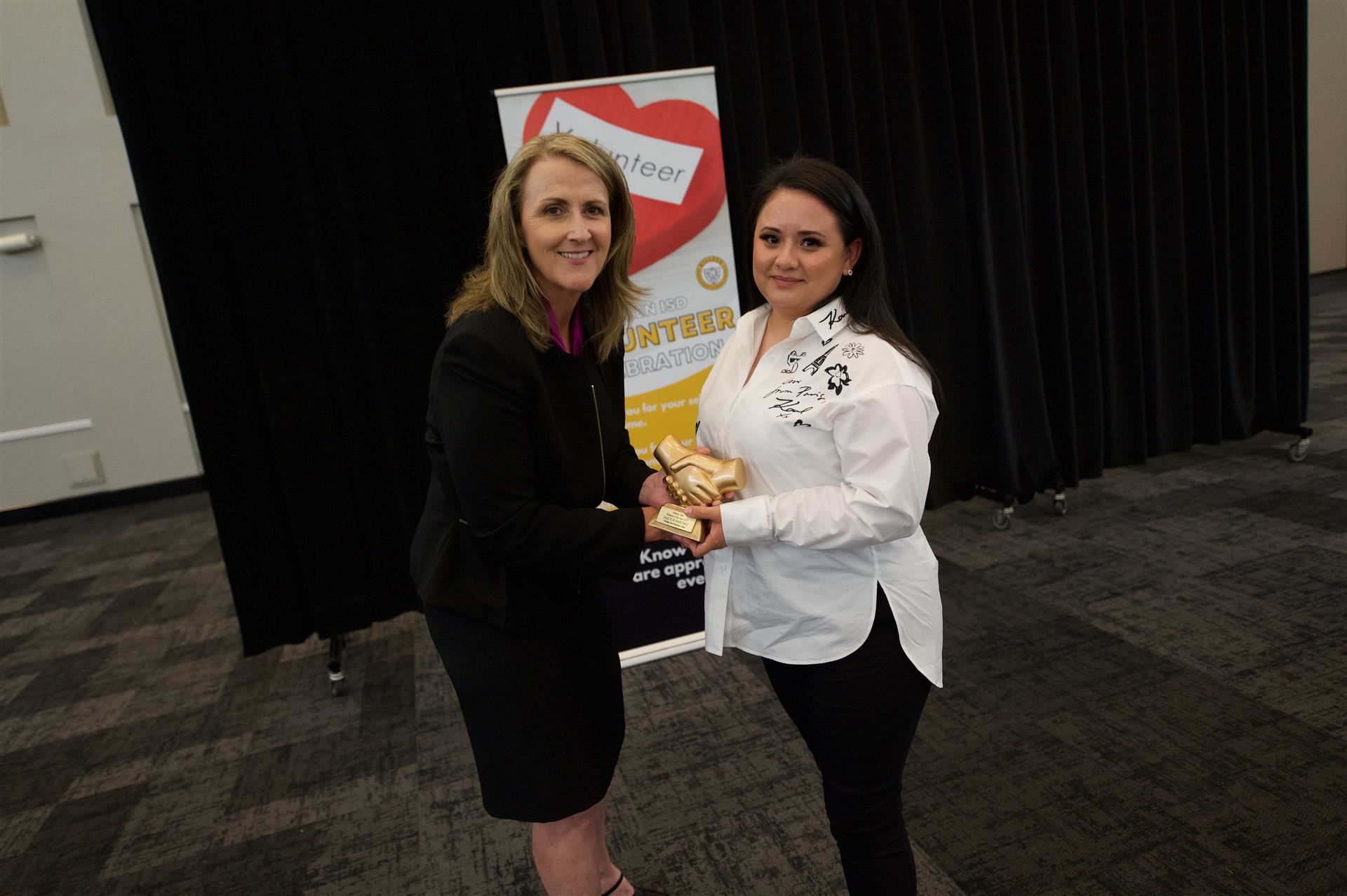 Top elementary volunteer