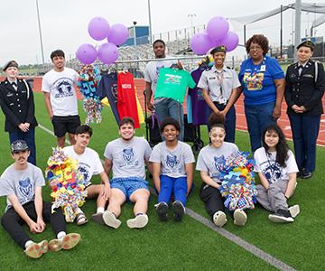 SHS BOSS Mentor club serves