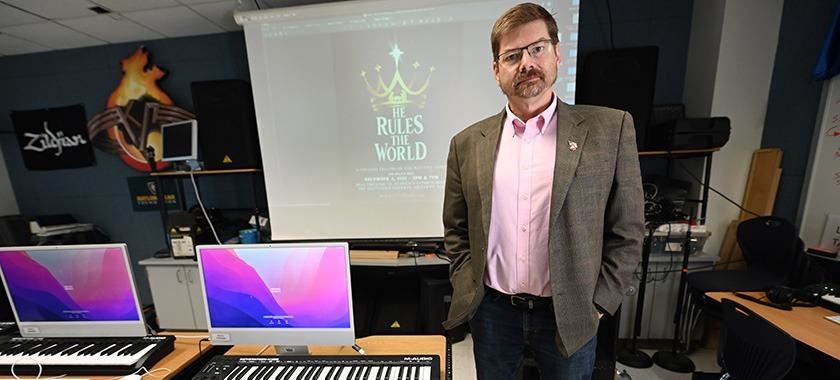  HHHS Teacher Creates Christmas Concert Event 
