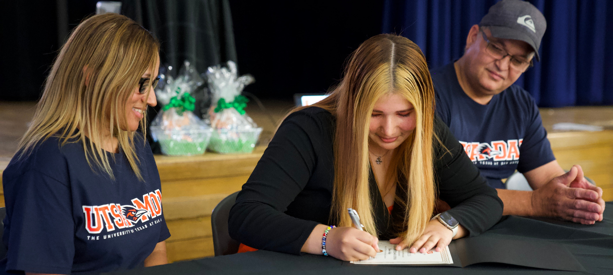  Fine Arts Hosts Signing Day