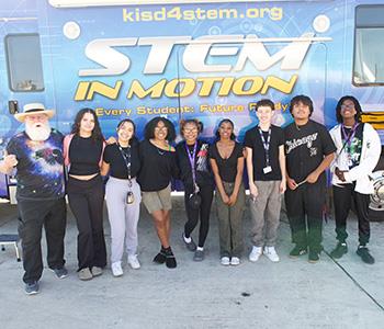 KISD STEM bus at SMART museum
