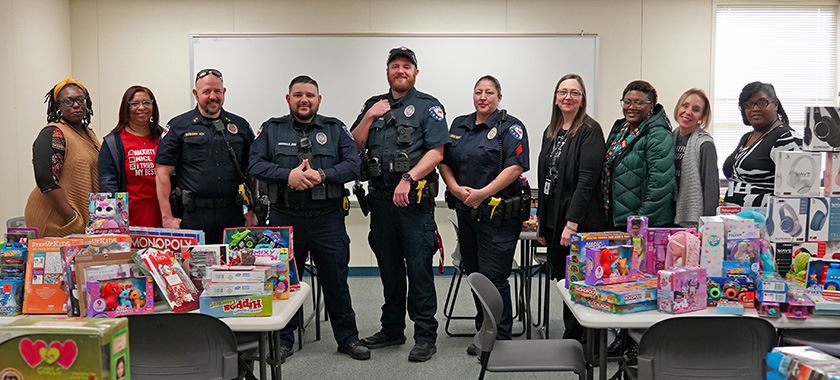 Killeen ISD PD deliver donations to HARP